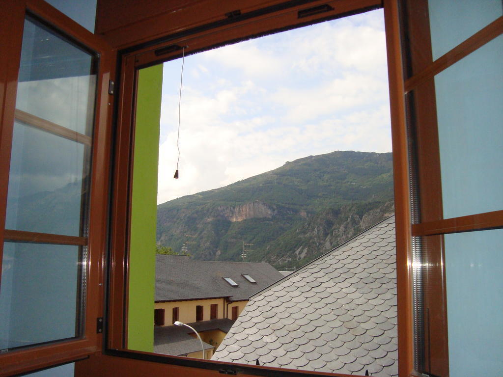 Apartamentos Saila Castejon De Sos Exterior photo