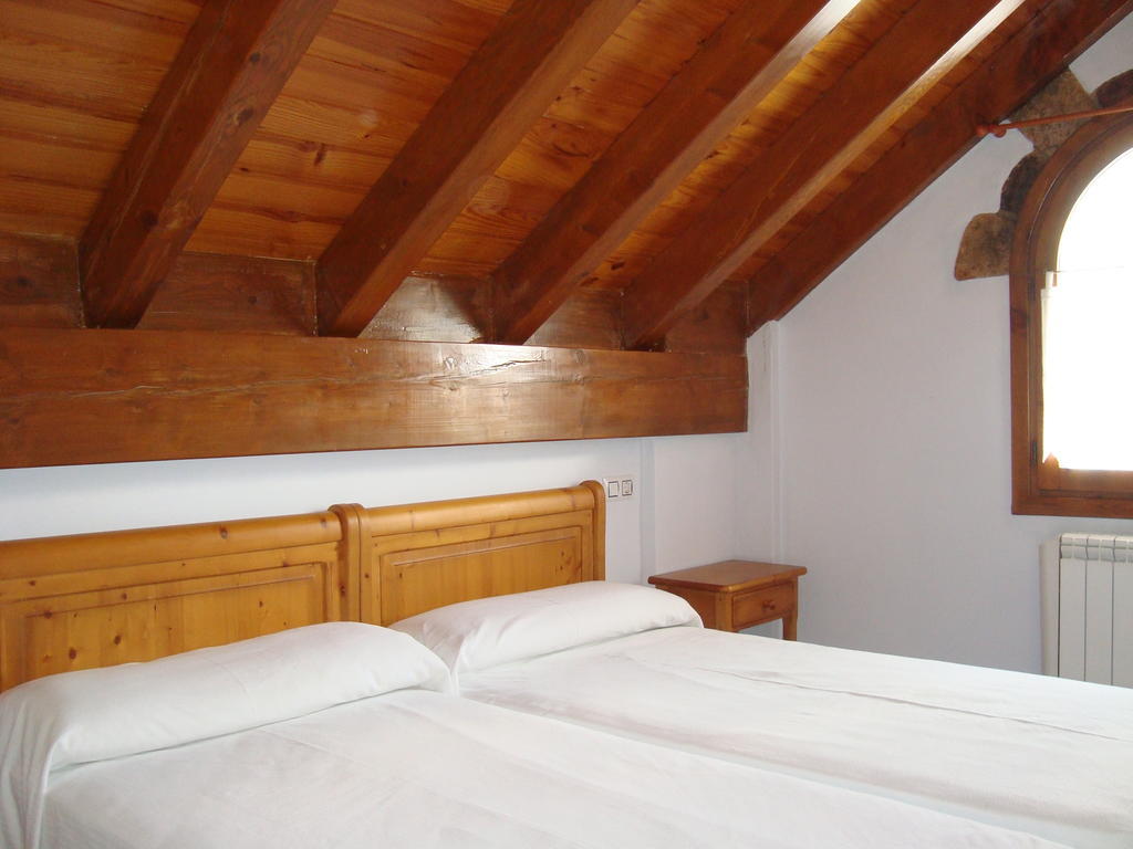 Apartamentos Saila Castejon De Sos Exterior photo