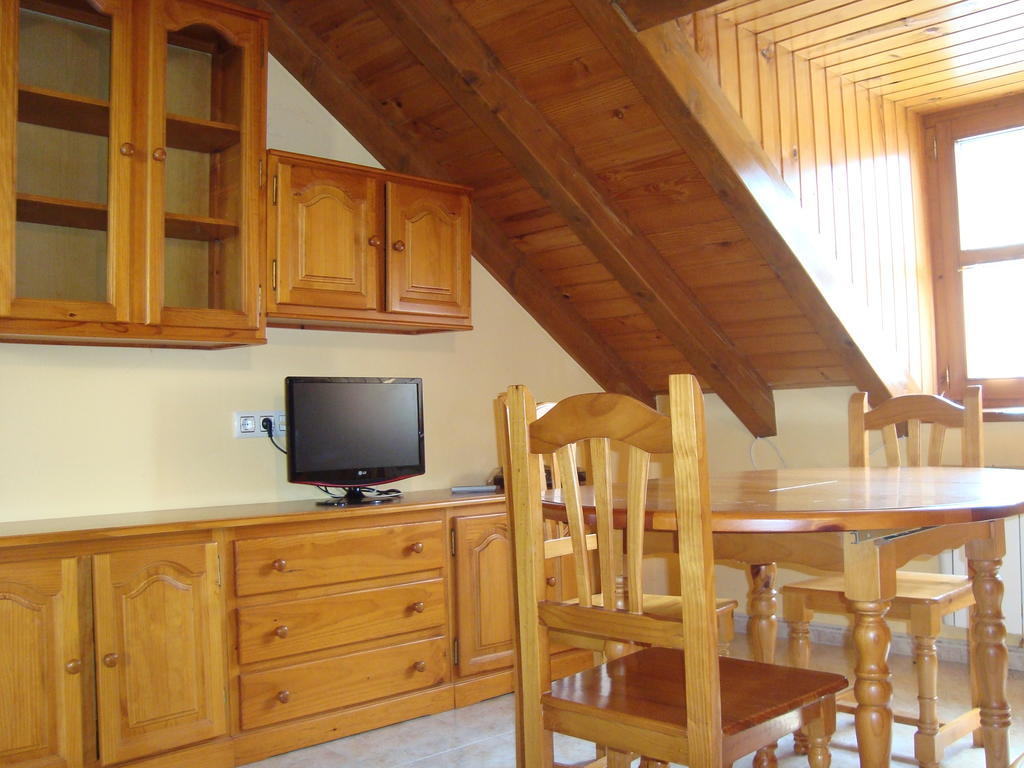 Apartamentos Saila Castejon De Sos Exterior photo
